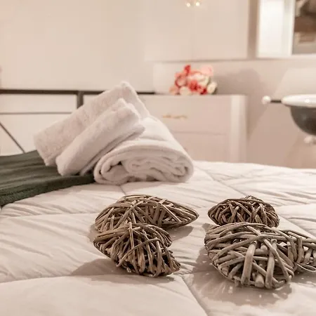 Apartment Le Petit Bijou Danzetta Downtown Luxury Mini Loft