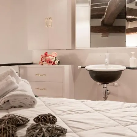 Le Petit Bijou Danzetta Downtown Luxury Mini Loft