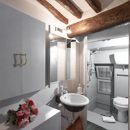 Le Petit Bijou Danzetta Downtown Luxury Mini Loft *
